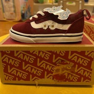 NWT** Toddlers VANS Size 8